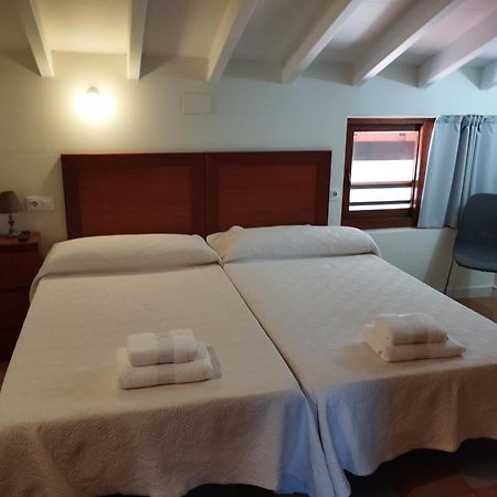 Hostal Bordillas Pomaluengo 외부 사진